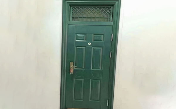 商洛学校教室门