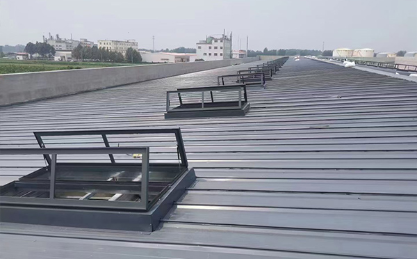 某中学室内体育馆商洛排烟窗改造项目