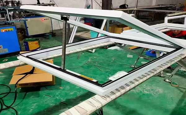 某地下车库出入口商洛排烟窗配置工程