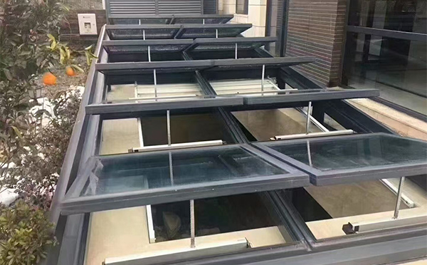 某轨道交通车辆维修车间商洛排烟窗应用